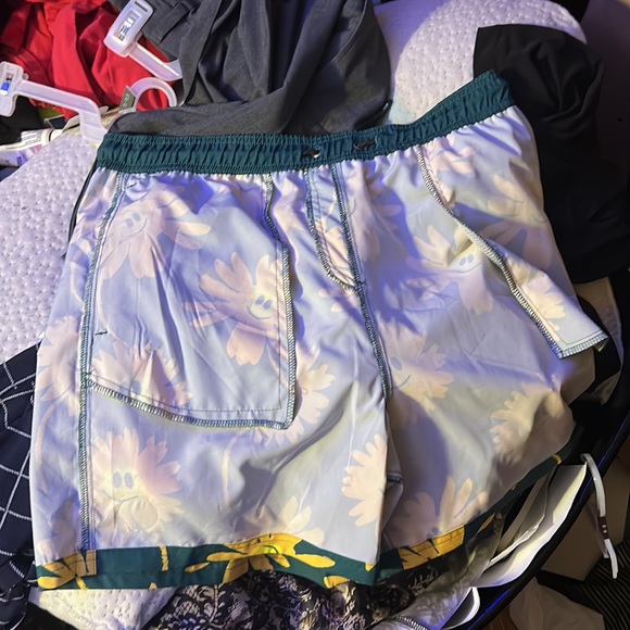 Drawstring shorts - Picture 2 of 2